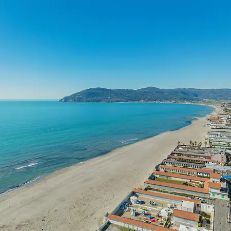 Casetta Mosti By Interhome Marina di Massa